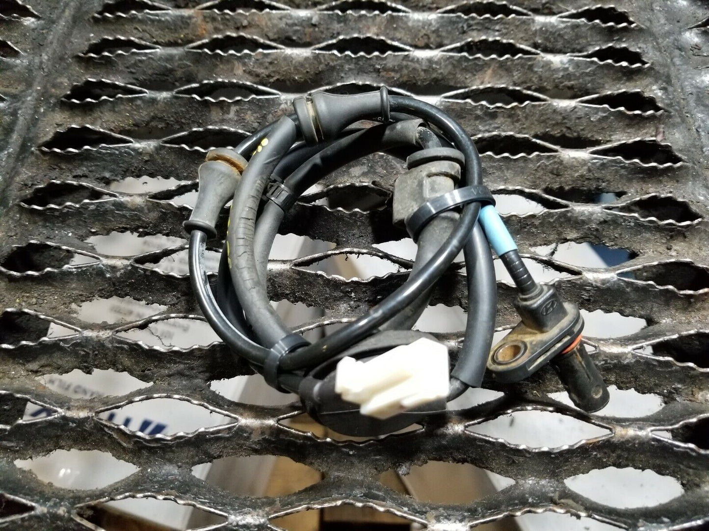 12 13 14 15 16 Hyundai Veloster Rear Right Pass Side ABS Speed Sensor OEM