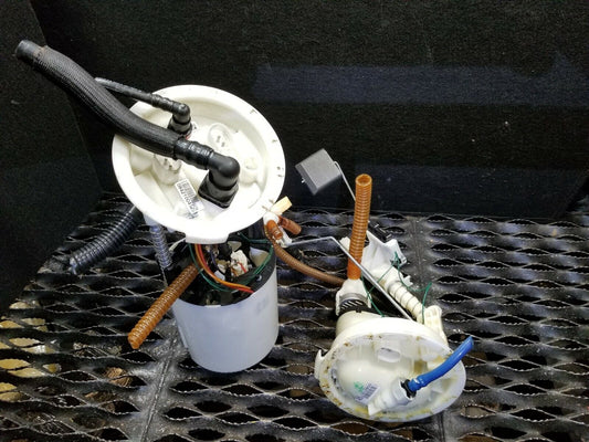 11 12 13 BMW 128i E82 Fuel Pump & Sender Unit OEM