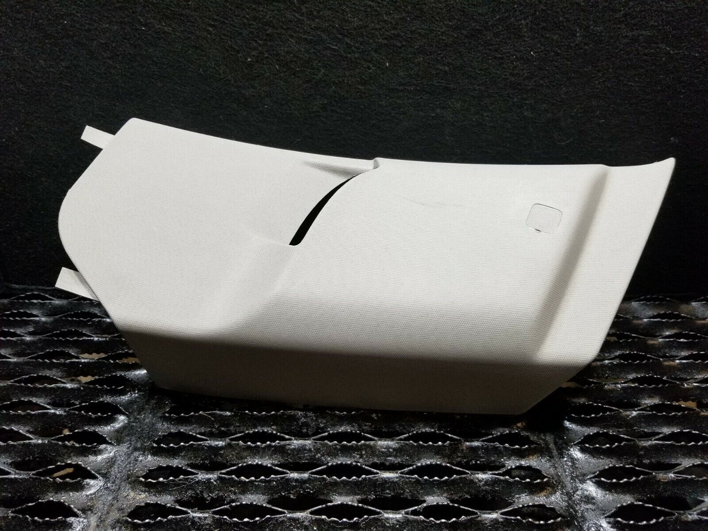 06 07 08 09 10 Jeep Grand Cherokee Right Passenger Side B Pillar Trim OEM