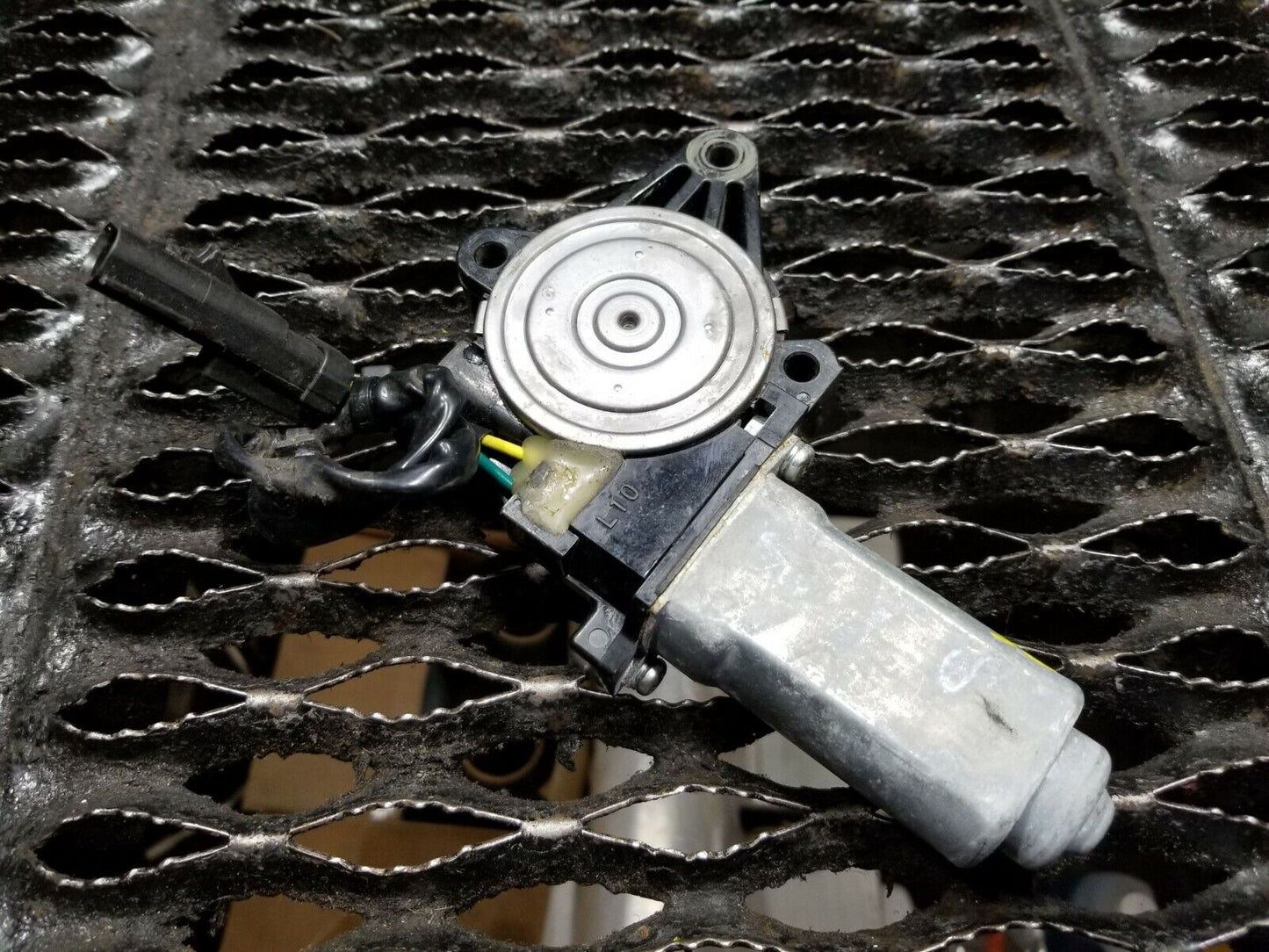 04 05 06 Chrysler Sebring Convertible Rear Left Driver Side Window Motor OEM