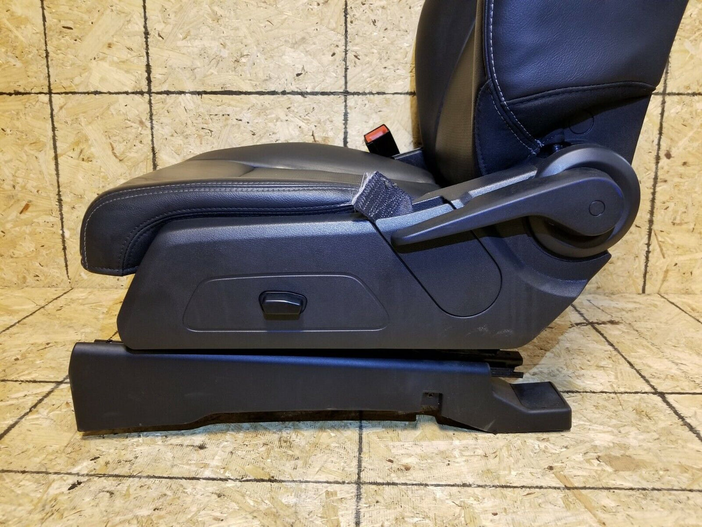 15 16 17 Jeep Compass Front Driver Seat Left Leather OEM 30k
