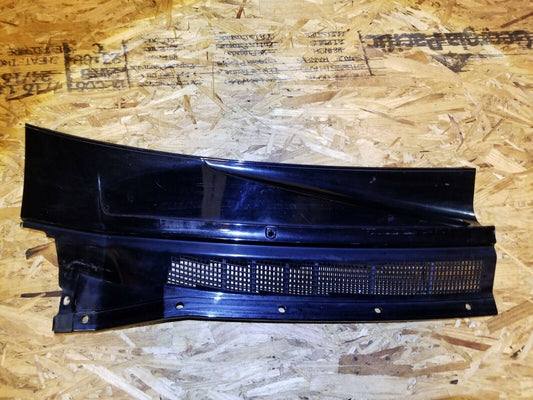 04 05 06 07 Infiniti QX56 Wiper Cowl Vent Panel Trim Right Passenger Side OEM