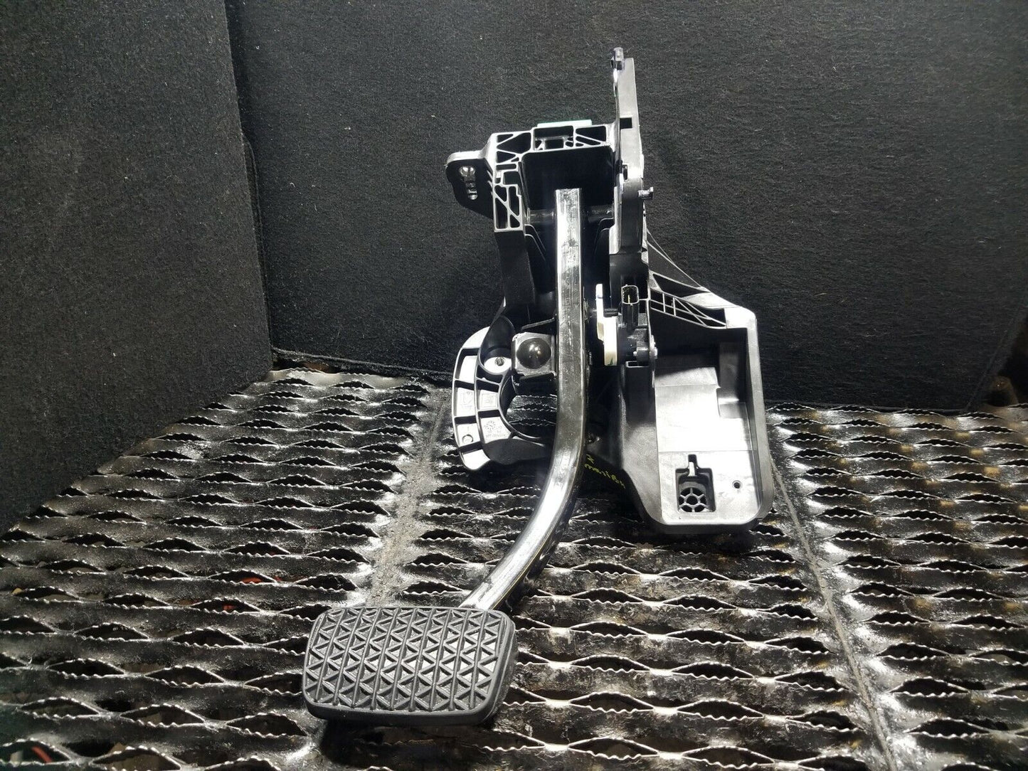 16 17 18 19 Chevrolet Malibu At Brake Pedal Assy OEM 3k