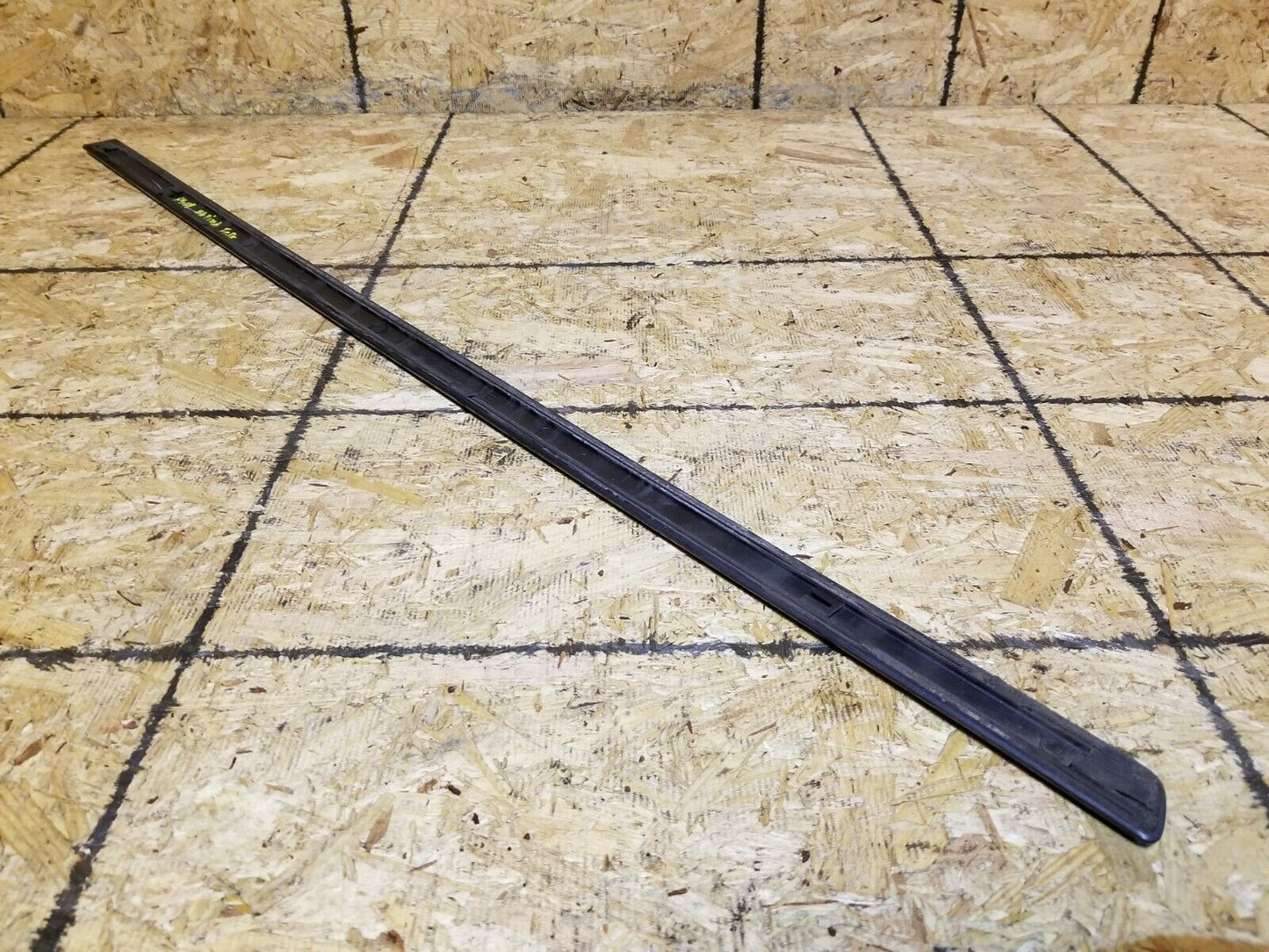 04 05 06 07 08 Nissan Maxima Front Left Driver Door Molding OEM