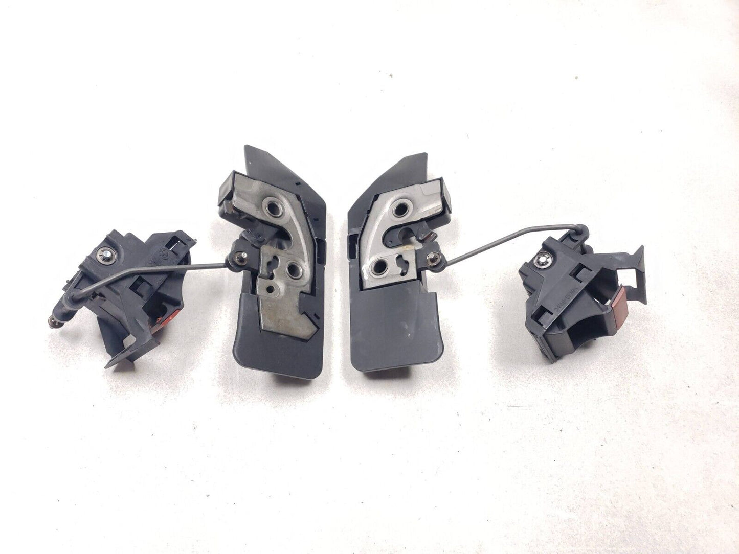 2006-2009 Range Rover Rear Seat Side Trim & Lock Set OEM
