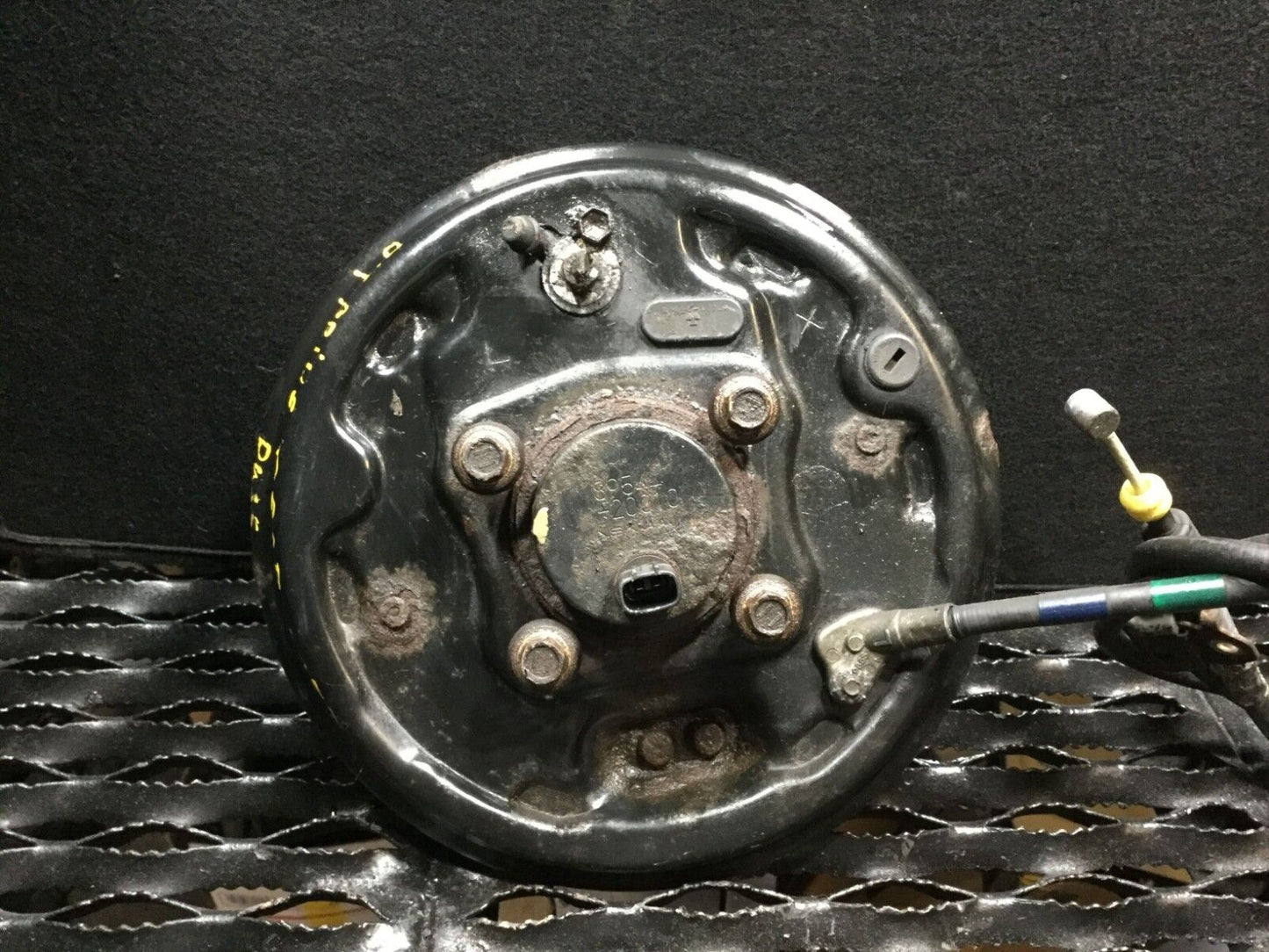 04 05 06 07 08 09 Toyota Prius Rear Left Driver Side Spindle Knuckle Hub OEM