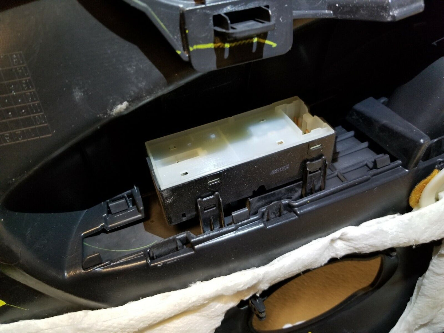 13 14 15 16 Nissan Versa Sdn Front Right Passenger Door Trim Panel OEM 95k
