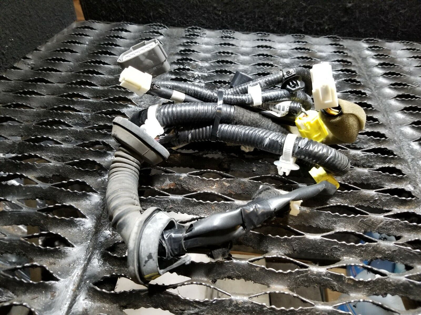 13 14 15 16 Nissan Versa Sdn Front Right Pass Door Wire Harness OEM