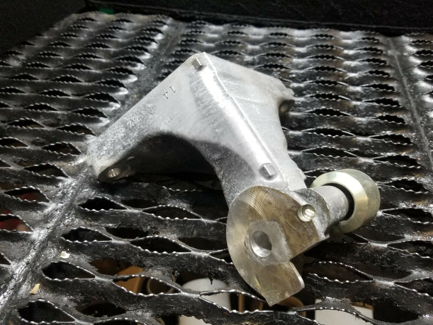 15 16 17 Subaru Legacy 2.5l Engine Mount Bracket Left Driver Side OEM 10k