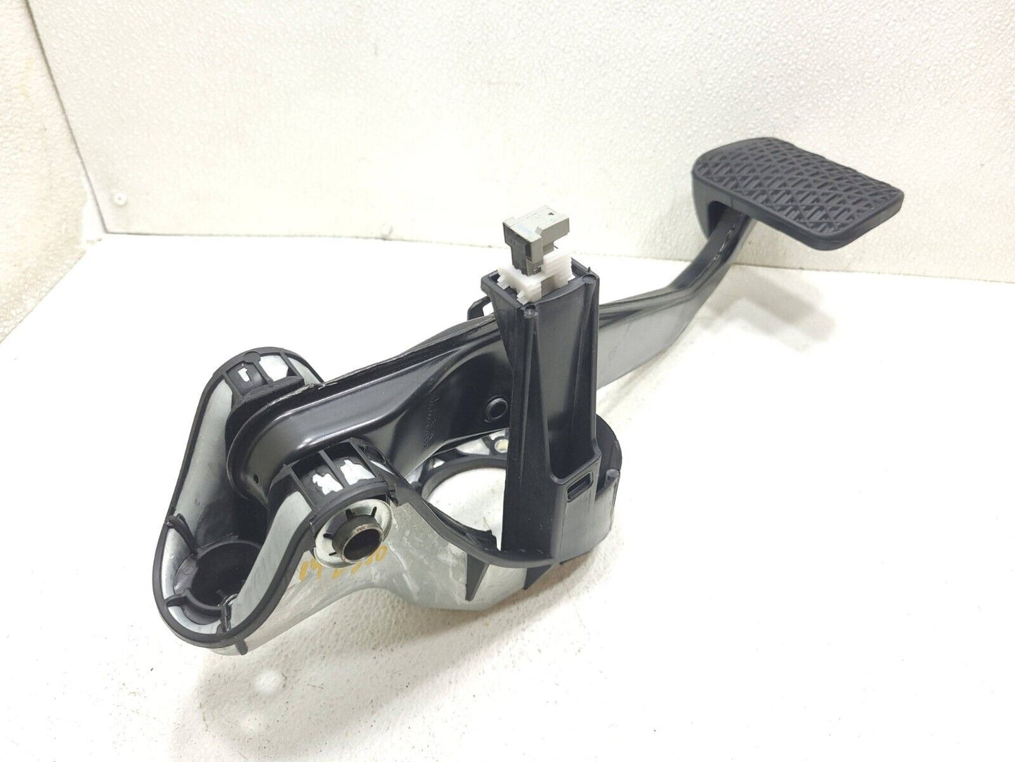 11 - 16 Mercedes E350 W212 Brake Pedal OEM