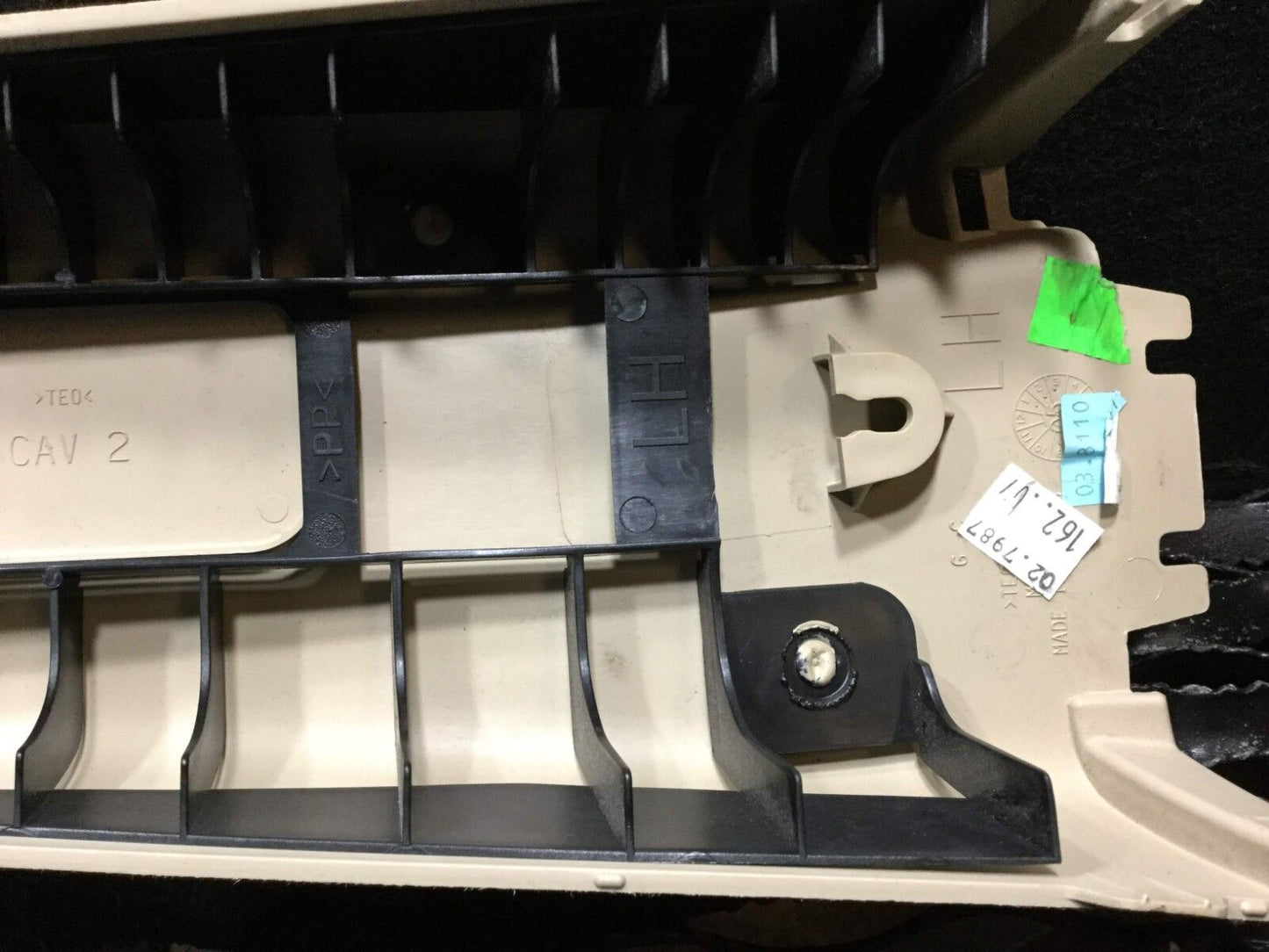 07 08 09 Suzuki Vitara Xl-7 Xl7 Left Driver Upper B Pillar Seat Belt Cover OEM