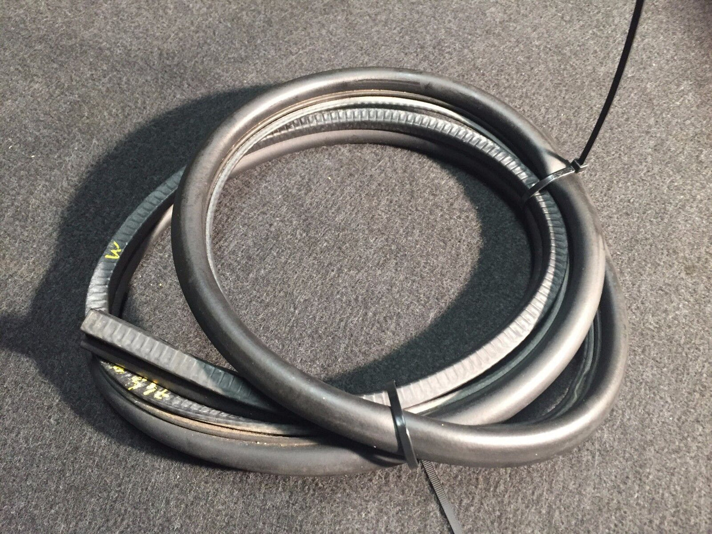 02 03 04 05 BMW 745i 745li E65 E66 Hood Weatherstrip Seal OEM