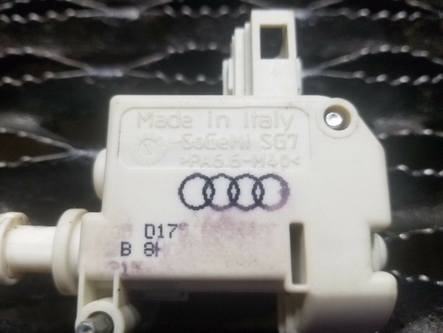 02 03 04 05 06 Audi A4 Convertible Gas Tank Lock Release Actuator Motor OEM #108