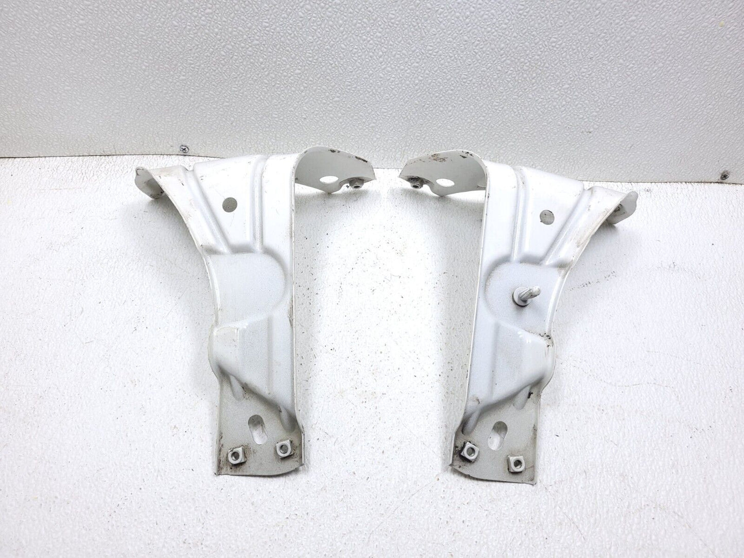 09 10 11 12 Volkswagen Cc Front Fender Mount Bracket Left & Rigth Pair OEM