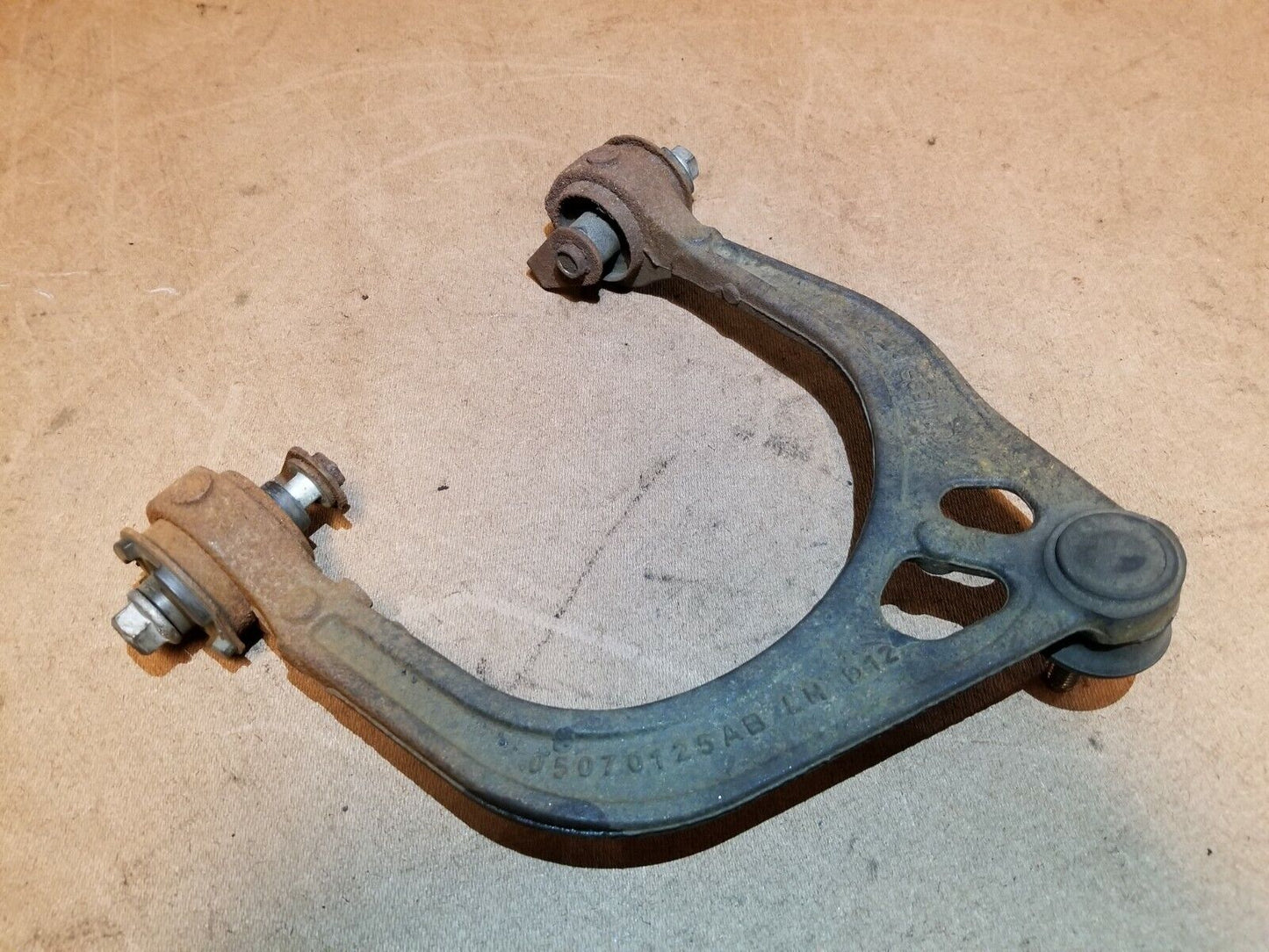 05 06 07 Dodge Magnum Upper Control Arm RWD Front Left Driver Side OEM