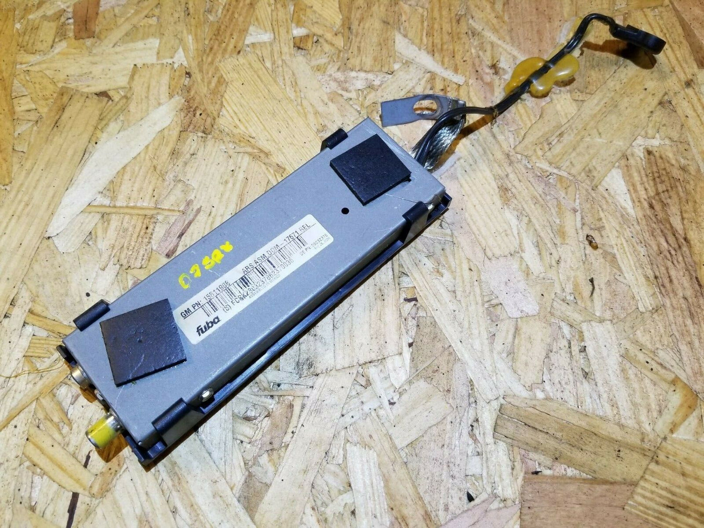 05 06 07 08 09 Cadillac SRX Rear Right Pass Side Antenna Booster Module OEM