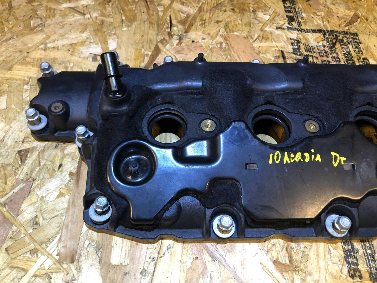 13 14 15 GMC Acadia Valve Cover Left Driver Side OEM