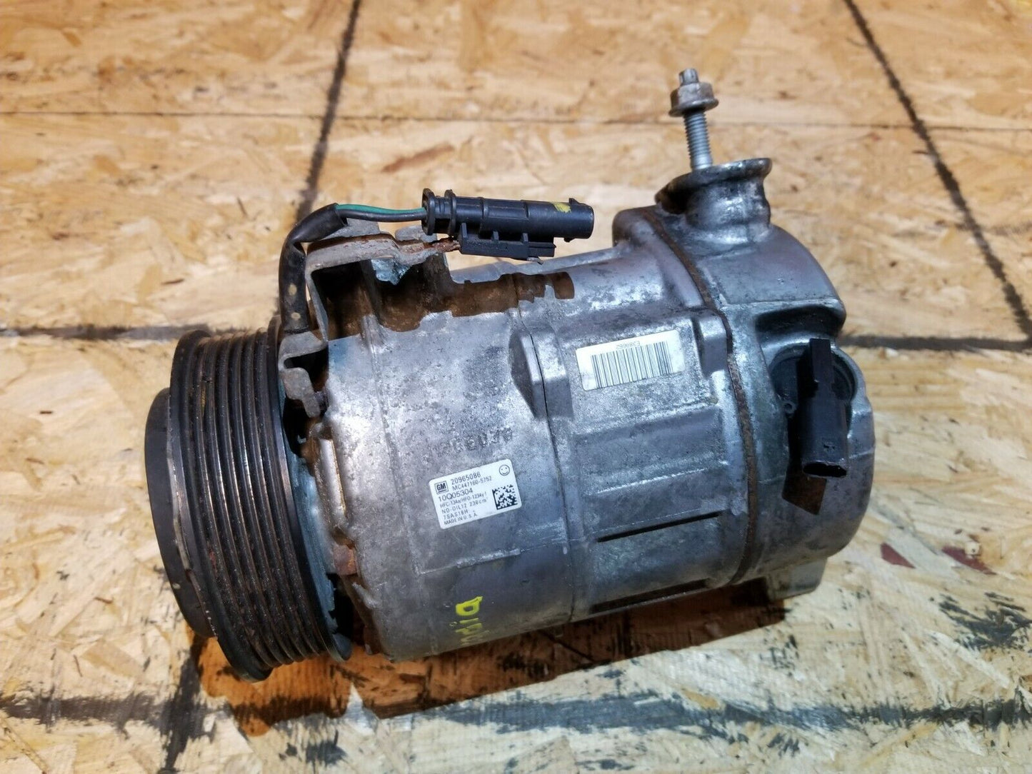 13 14 15 GMC Acadia A/c Compressor OEM