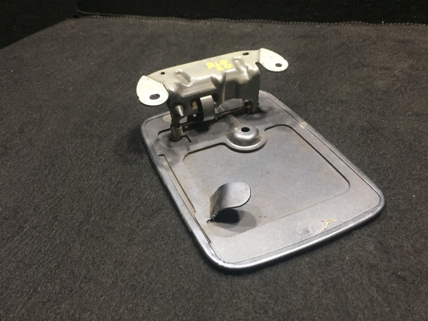 03 04 05 06 07 Cadillac CTS Fuel Tank Door Lid OEM D25