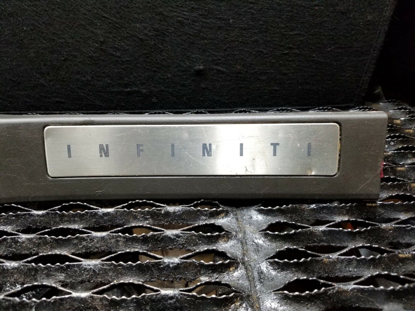 04 05 06 07 Infiniti QX56 Rear Right Pass Door Sill Scuff Step Plate Trim OEM
