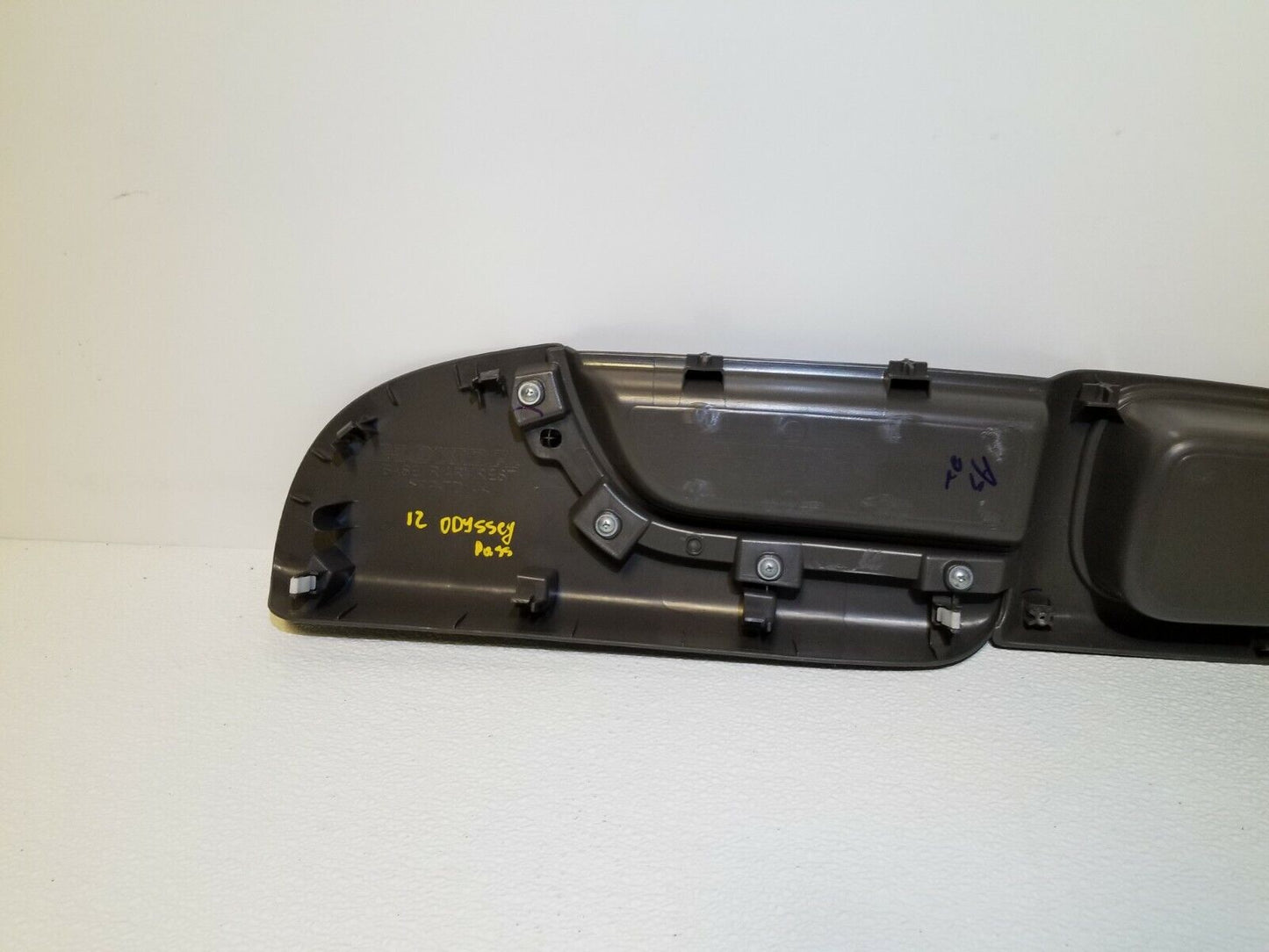 11 12 13 Honda Odyssey Rear Armrest W/ Cup Holder Passenger Side OEM
