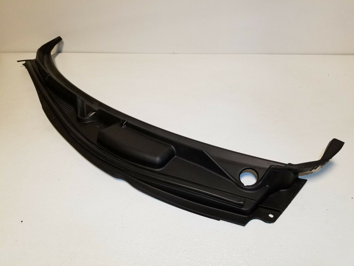 10 11 12 Hyundai Genesis Coupe Windshield Wiper Motor Cowl Trim Panel OEM