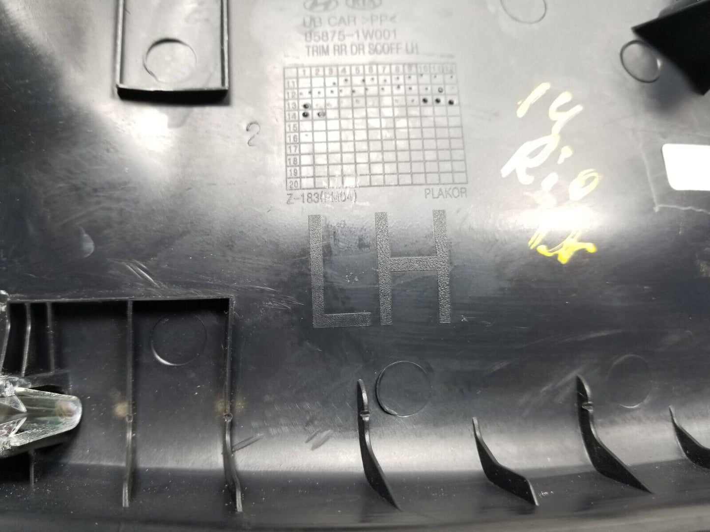 12 13 14 15 Kia Rio C Pillar Lower Trim Panel Cover Driver Left Side Pair OEM