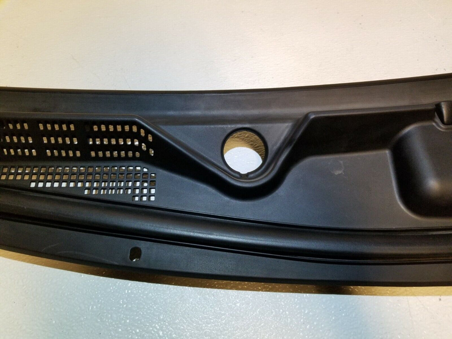 10 11 12 Hyundai Genesis Coupe Windshield Wiper Motor Cowl Trim Panel OEM