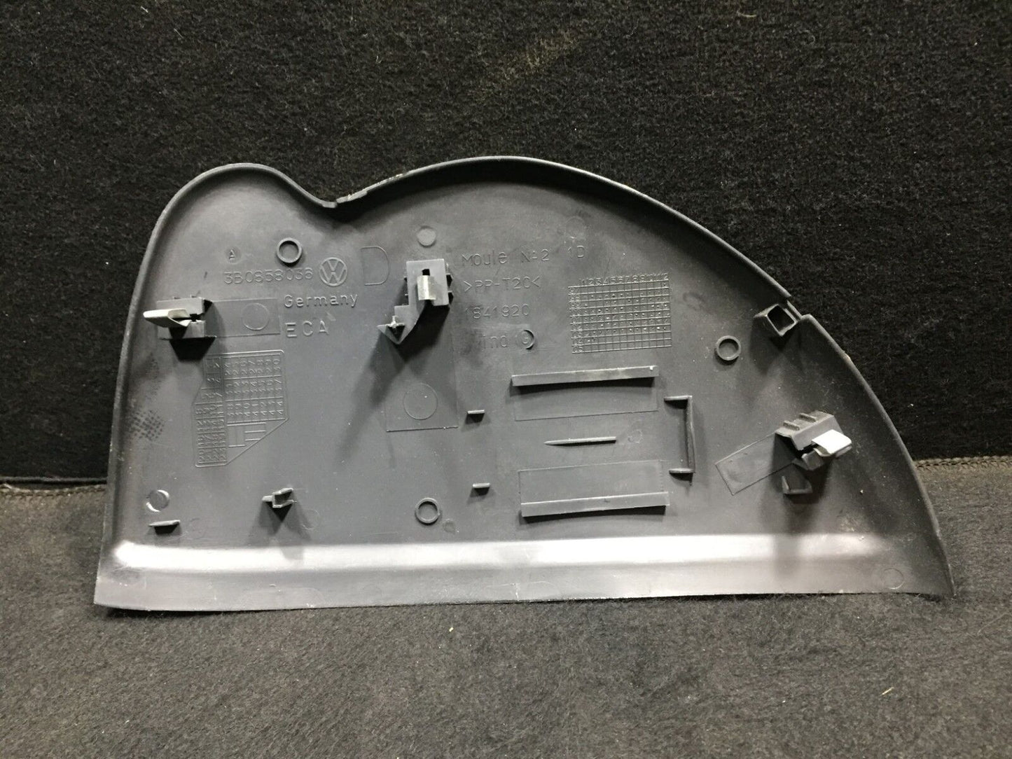 02-05 Volkswagen Passat Passenger Side Dash End Cap Cover OEM D23