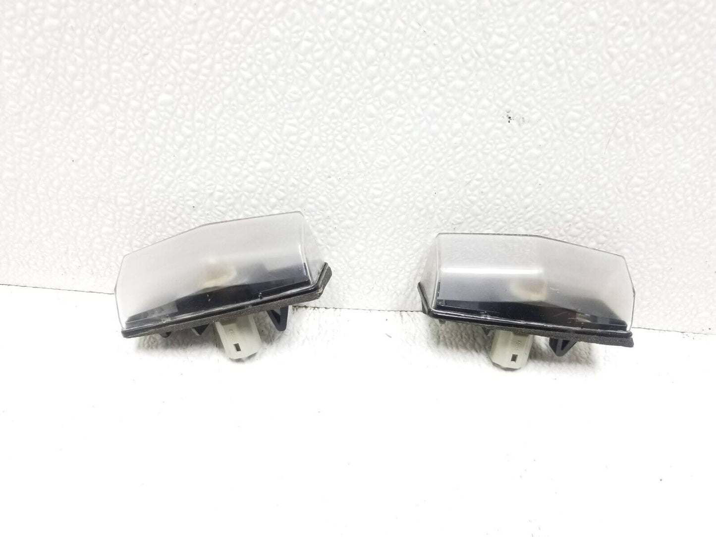 11 12 13 14 15 Toyota Prius Rear License Plate Light Lamp OEM
