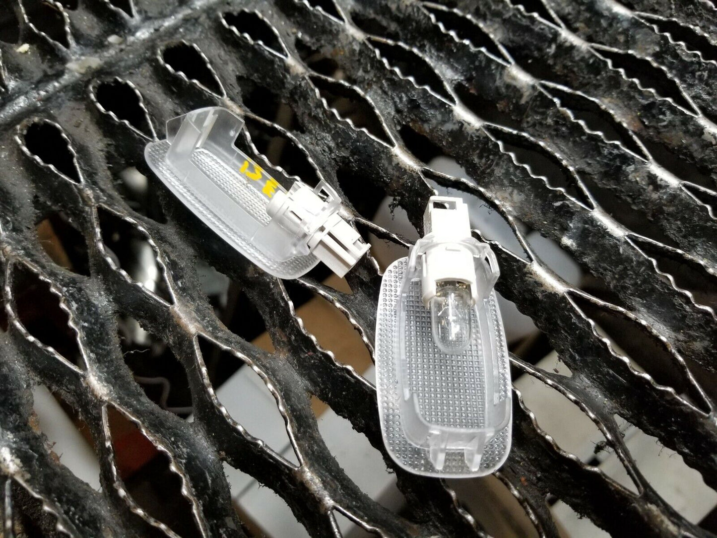 10 11 12 13 Mercedes W212 E350 Interior Light Lamp 2pcs OEM 39k