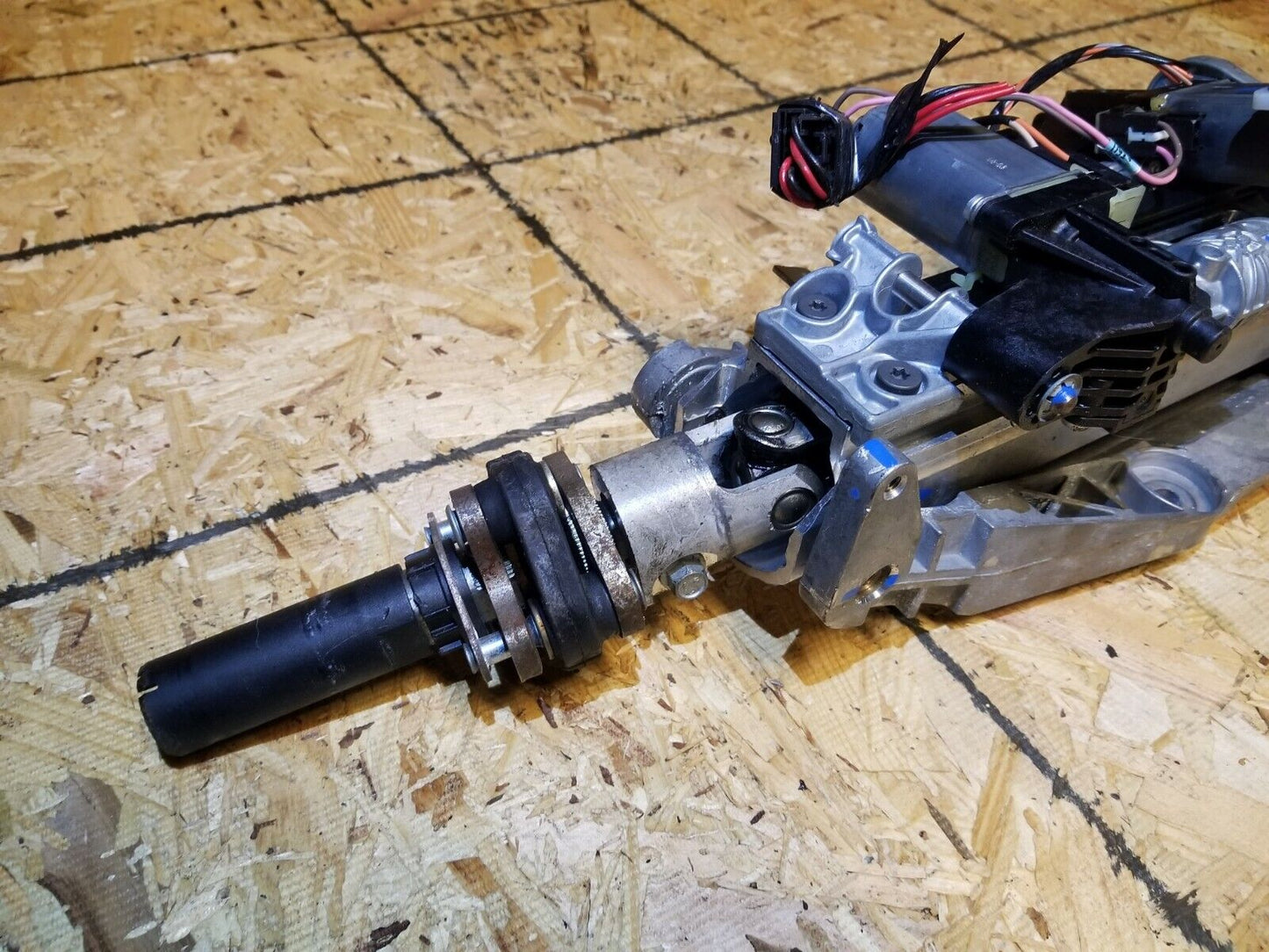 09 2009 Cadillac CTS Steering Column W/ Motors OEM