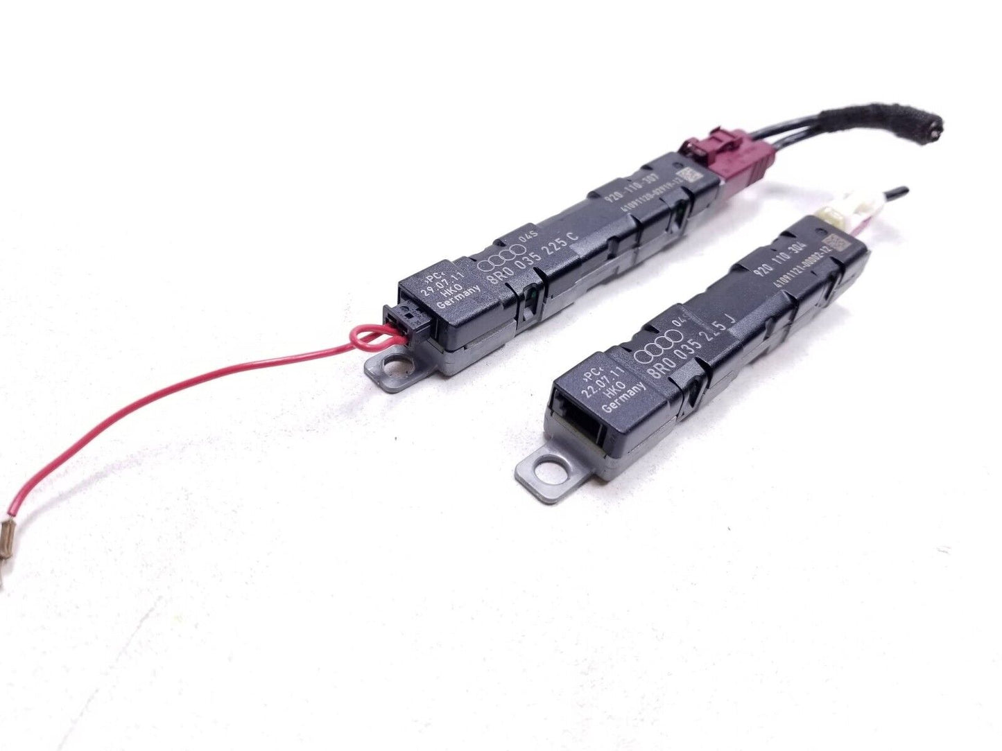 2009-2017 Audi Q5 Upper Antenna Booster 2pcs OEM