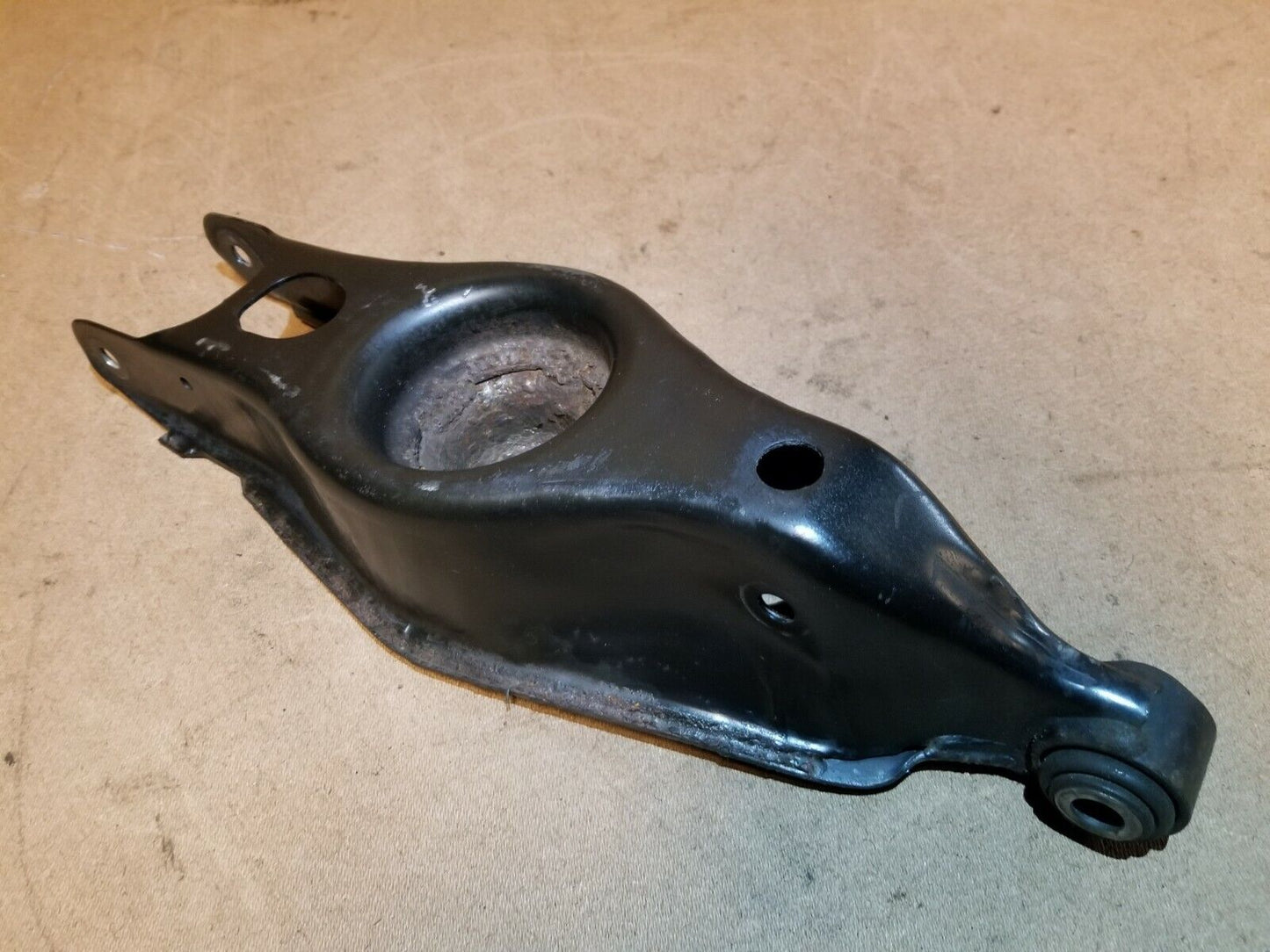 05 06 07 Dodge Magnum 5.7l Rear Left Lower Control Arm Driver Side OEM