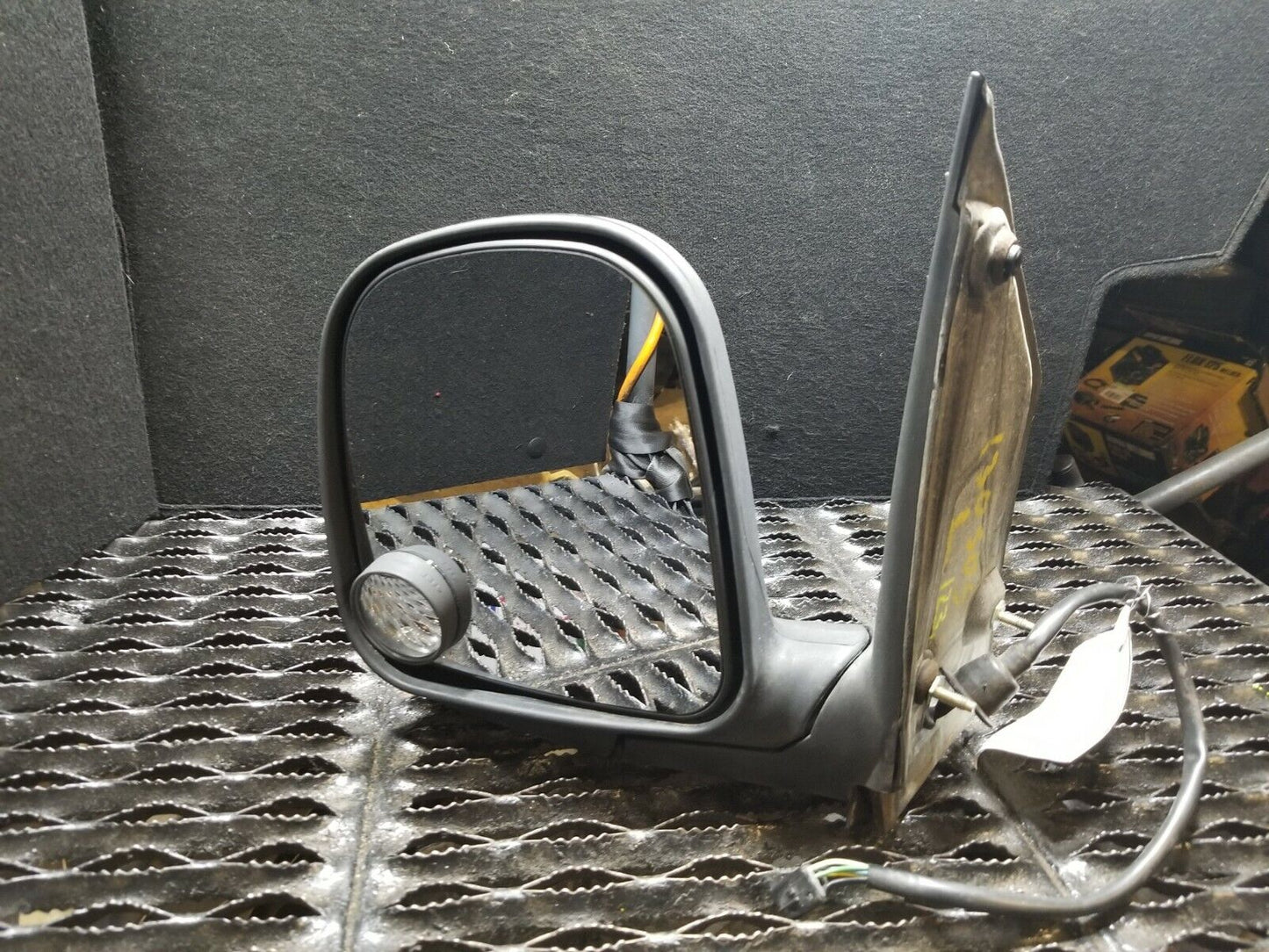 01 2001 Chevrolet Express 1500 Driver Left Door Side View Mirror OEM