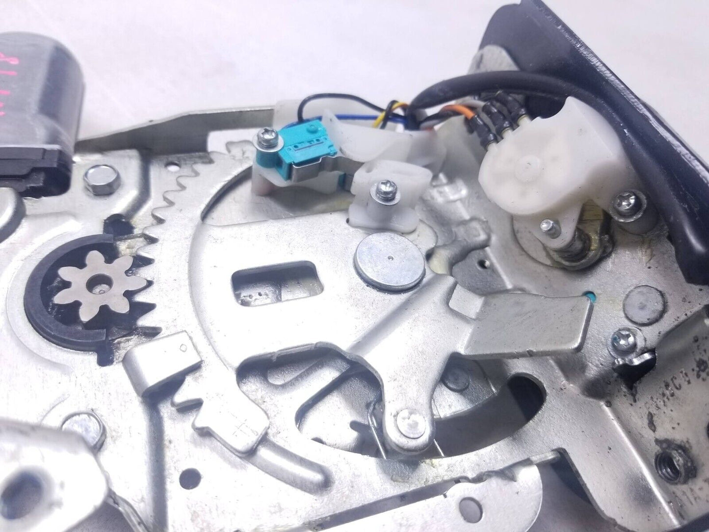 2017 - 2019 Lincoln MKT Rear Trunk Lid Lock Latch Actuator Motor OEM