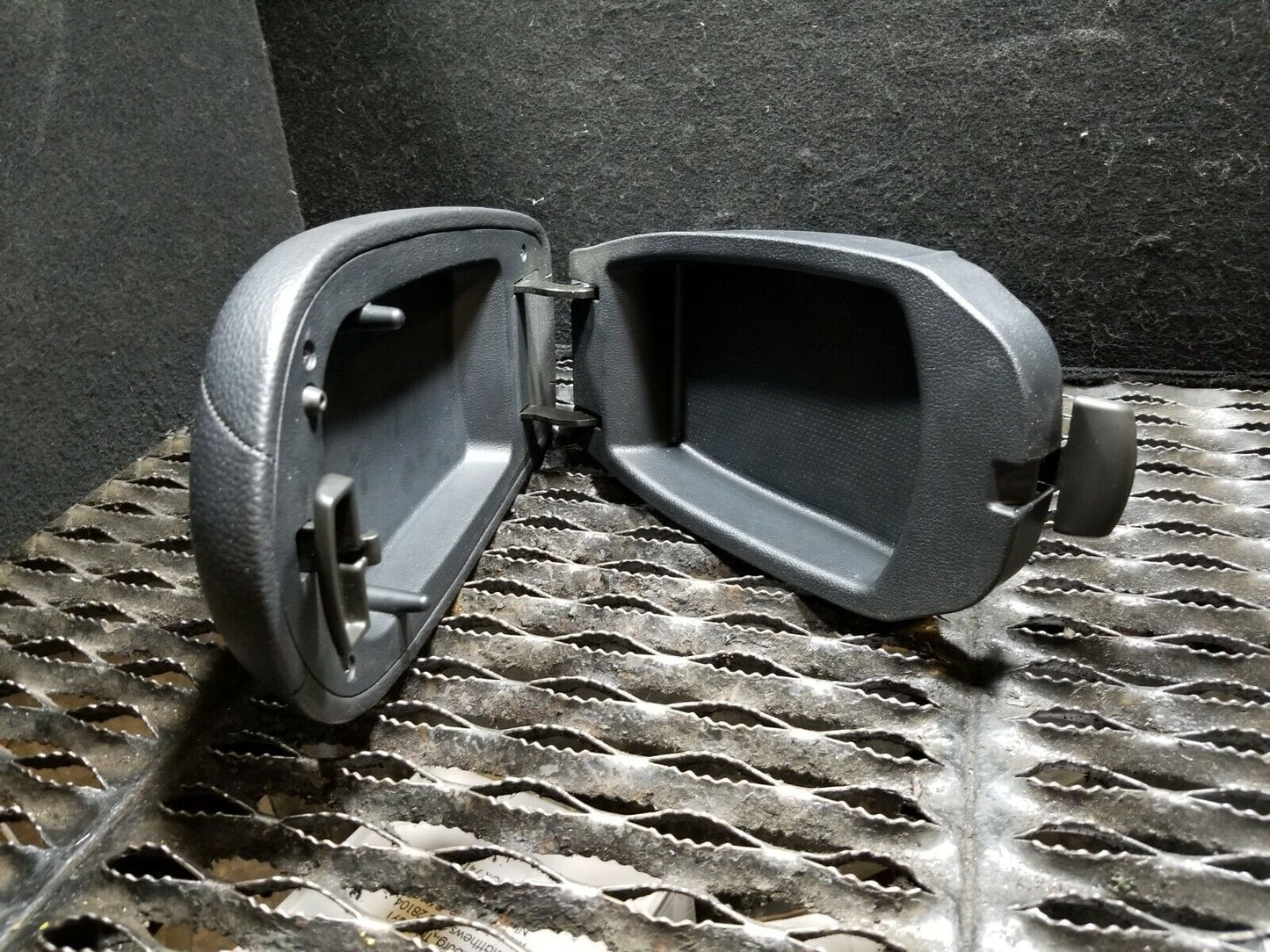 12 13 14 15 16 Hyundai Veloster Center Console Armrest OEM