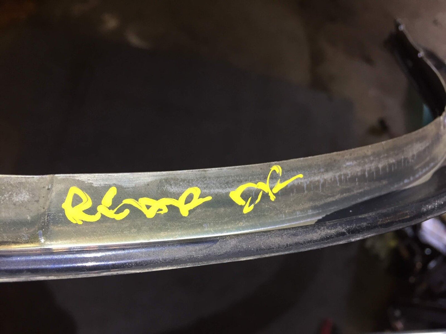 04 -11 Lincoln Town Car Front Left Door Exterior Frame Trim Bezel OEM