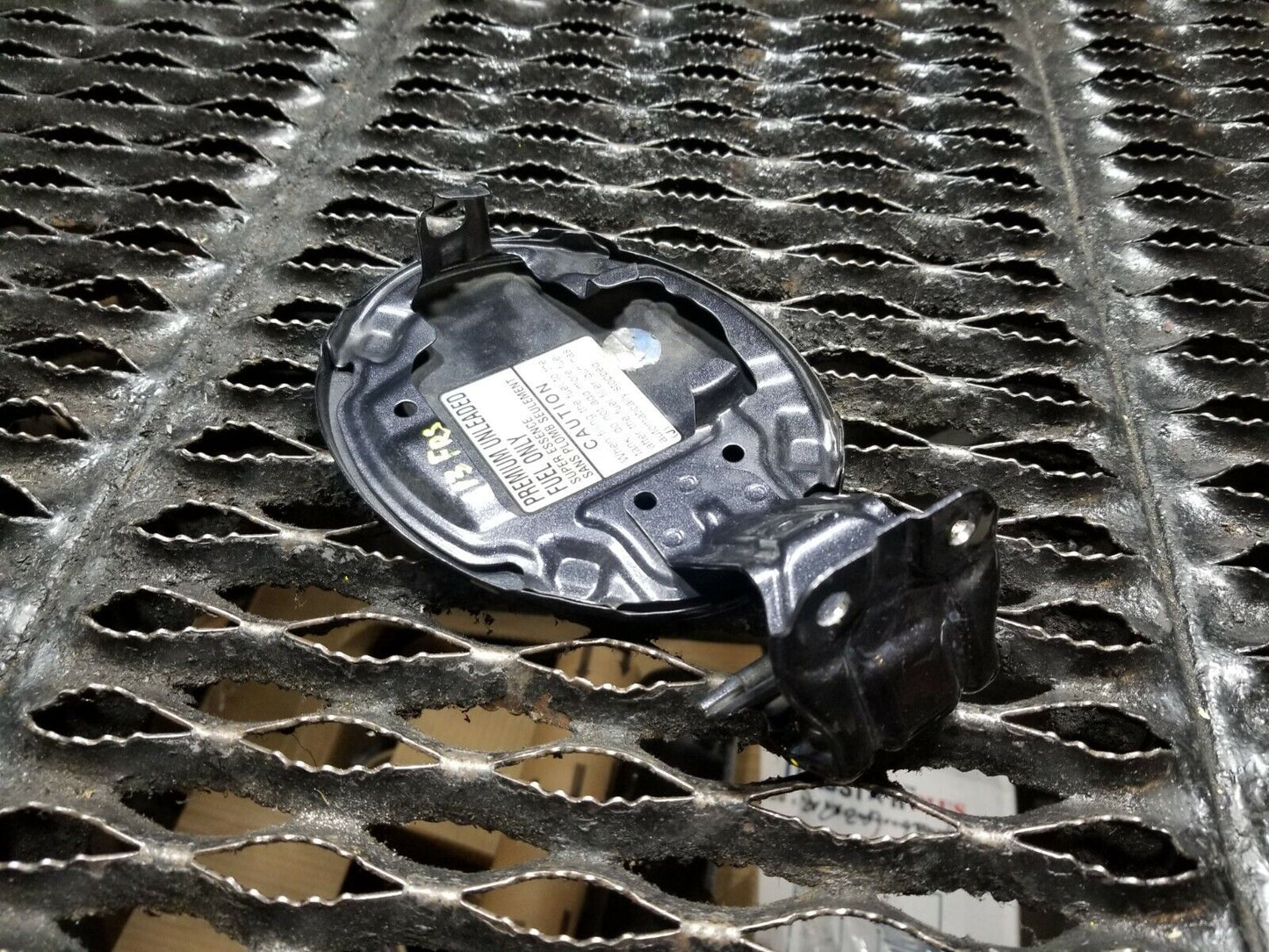13 14 15 16 Scion Fr-s Fuel Tank Door Lid Color Code : 61k OEM