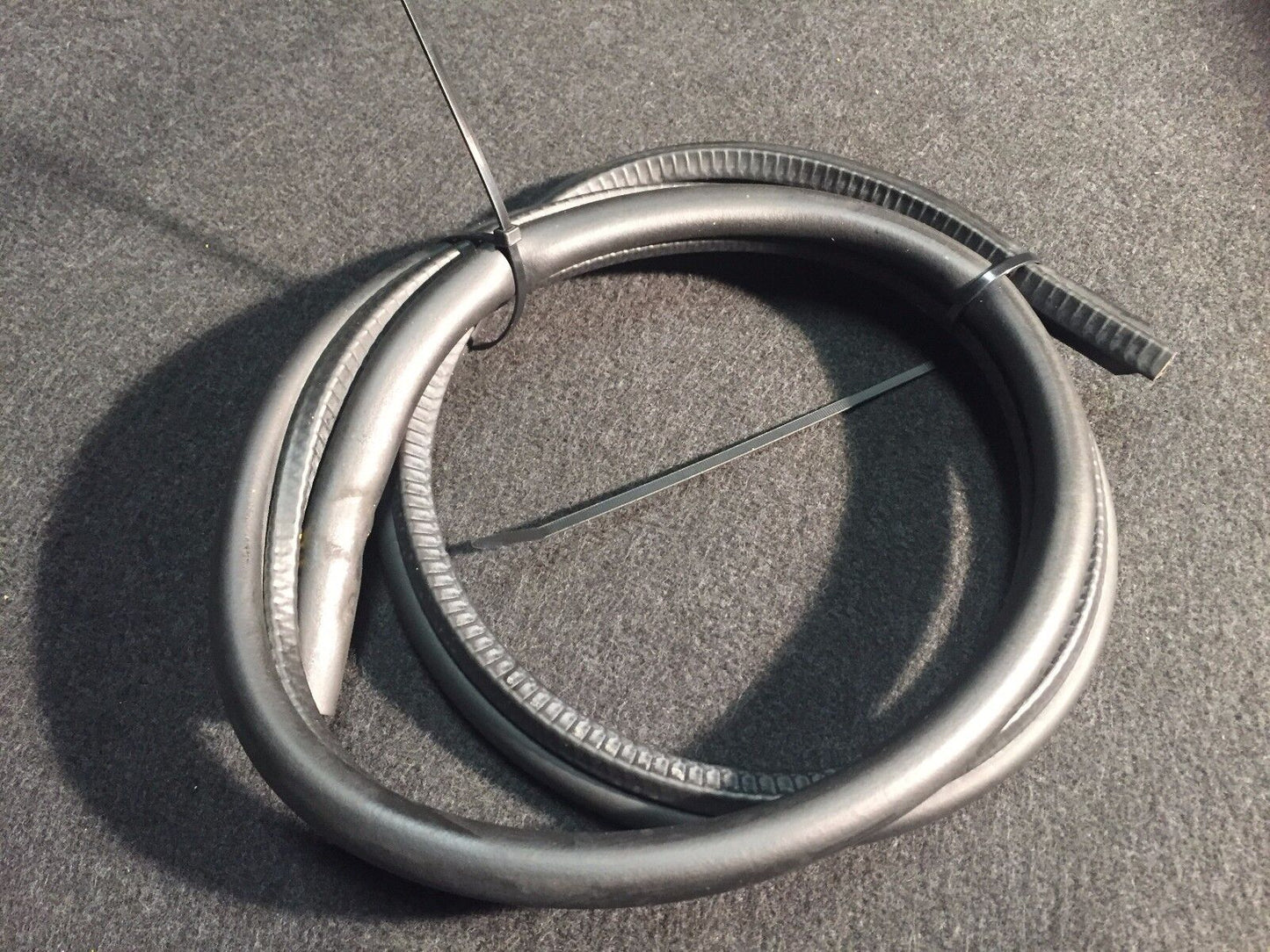 02 03 04 05 BMW 745i 745li E65 E66 Hood Weatherstrip Seal OEM