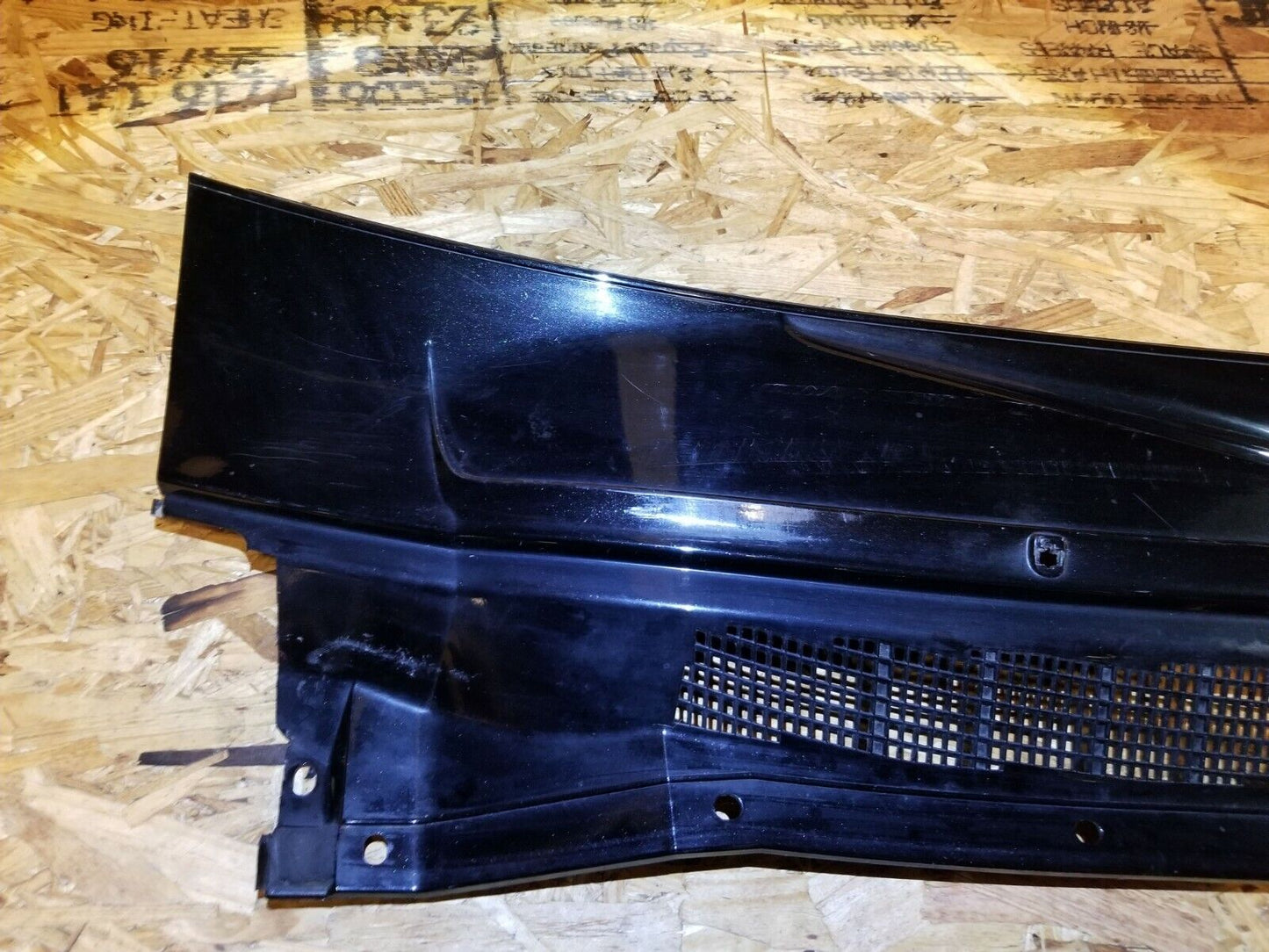 04 05 06 07 Infiniti QX56 Wiper Cowl Vent Panel Trim Right Passenger Side OEM