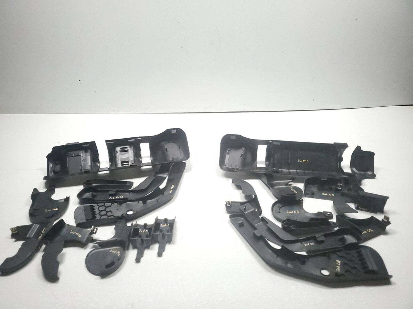 14 15 16 17 Jeep Grand Cherokee 2nd Second Row Seat Trim Cover OEM