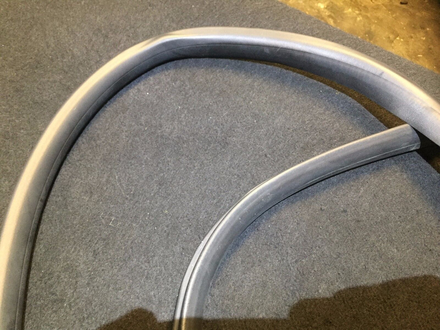 05 06 07 08 09 11 Volvo S40 T5 Rear Left Driver Side Door Weatherseal Strip OEM