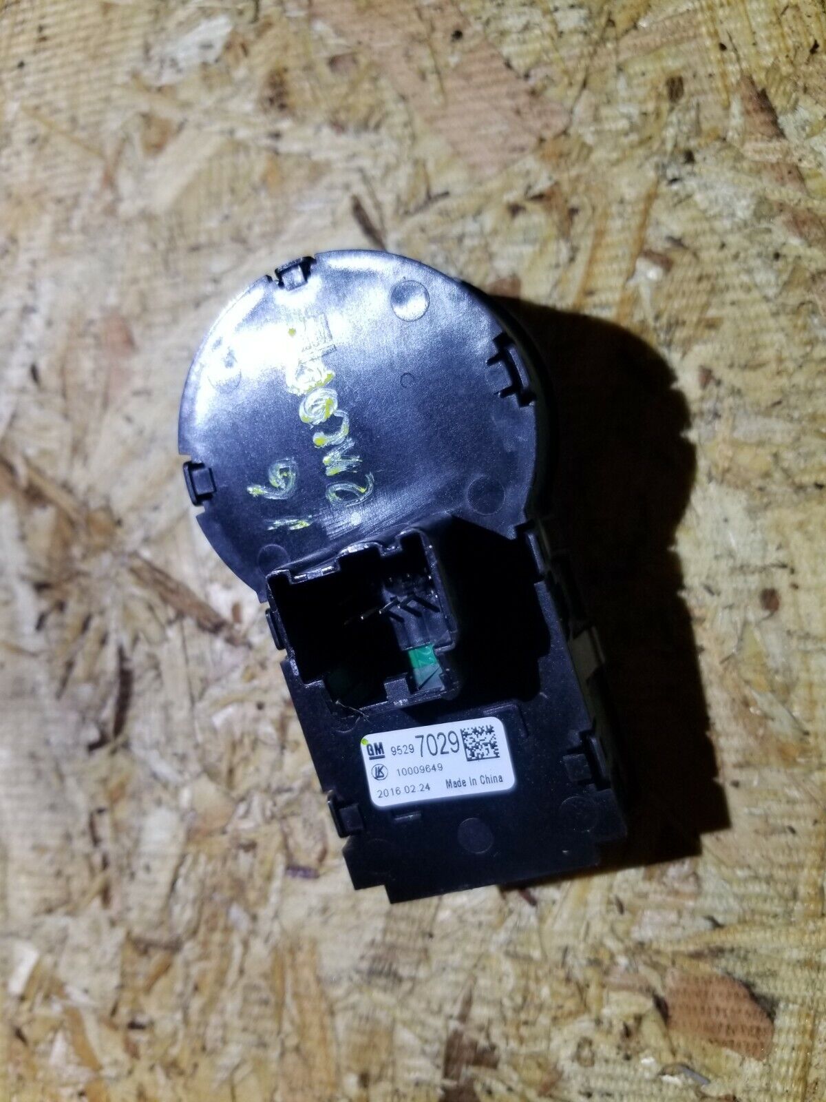 13 14 15 16 Buick Encore Headlight Switch OEM 32k