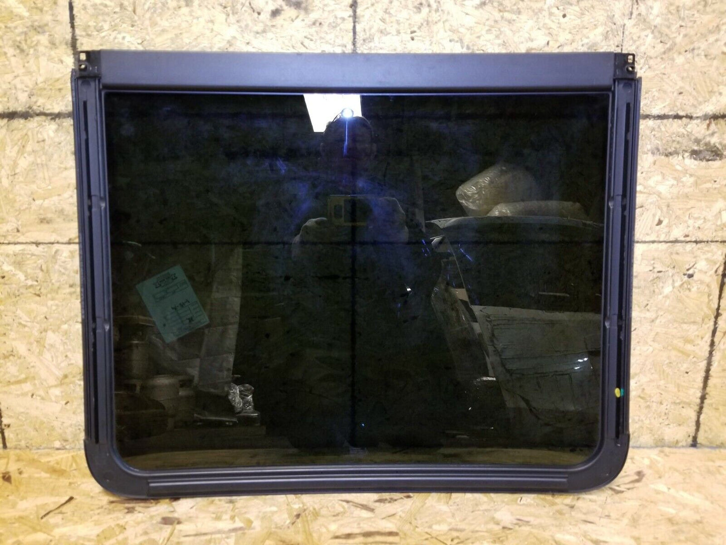 09 2009 VW Tiguan Rear Panoramic Sunroof Glass OEM