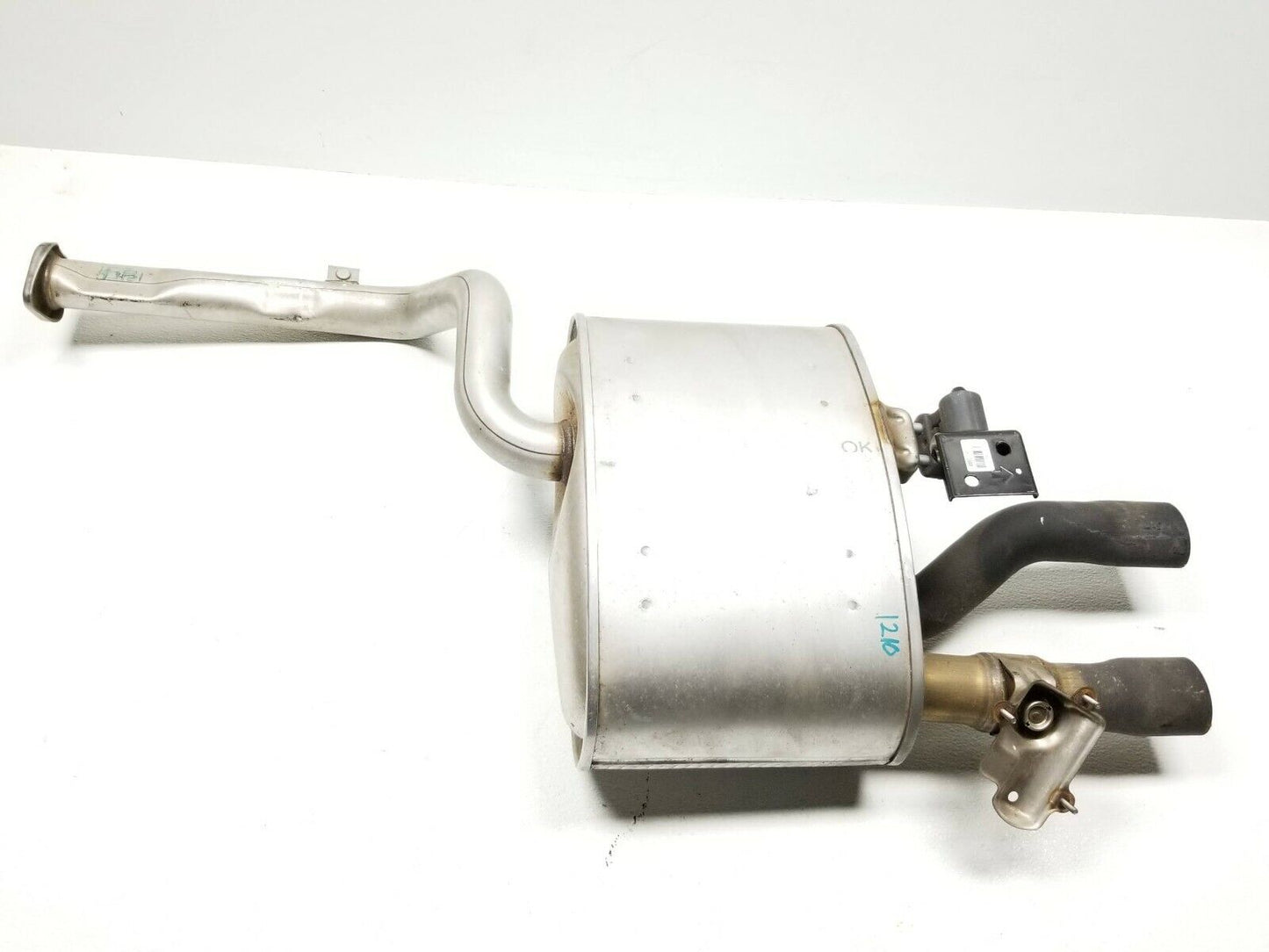 21 22 Kia Stinger 3.3l AWD Rear Exhaust Muffler Left Driver Side OEM 312 Miles