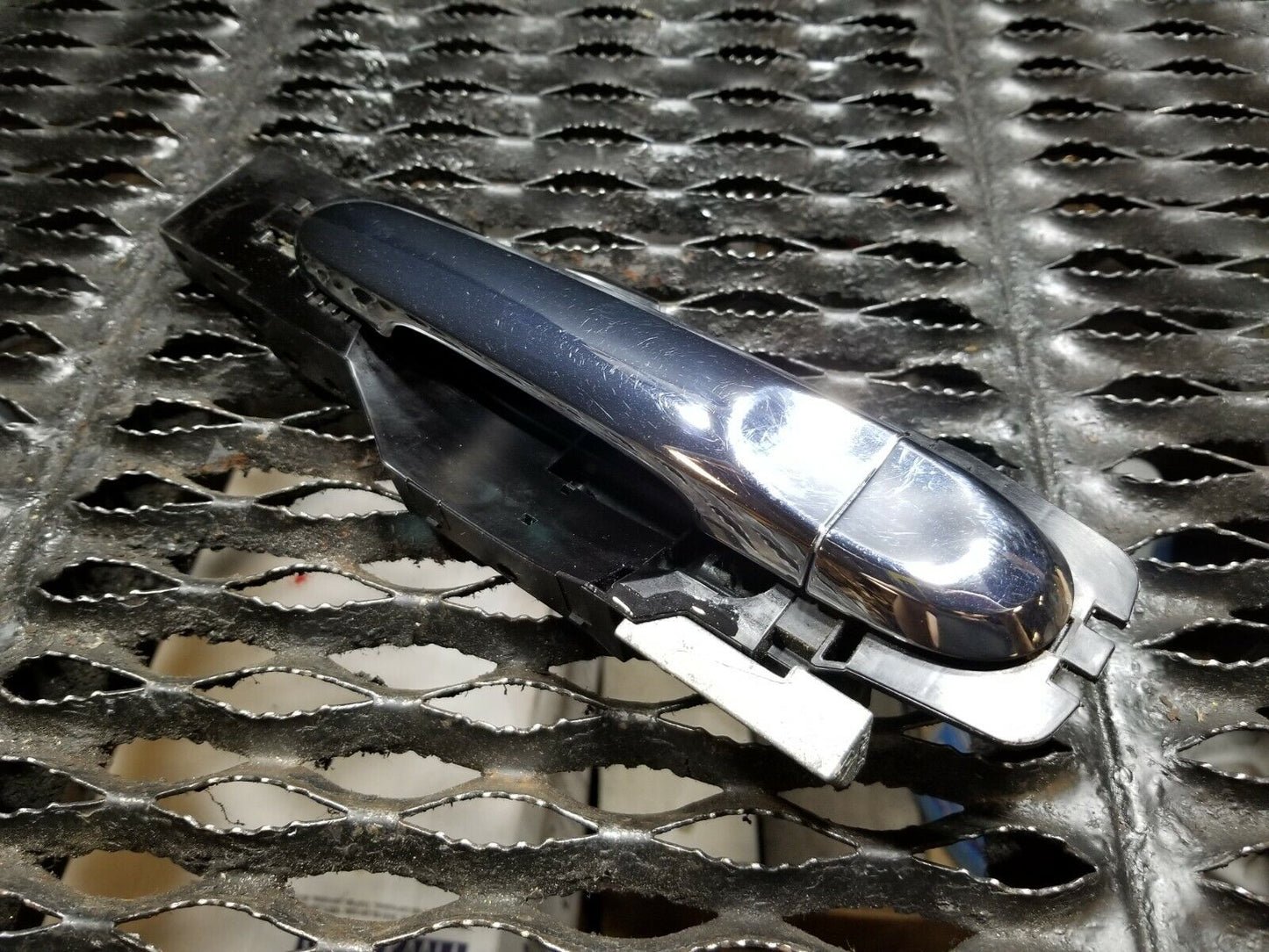 13 14 15 16 Nissan Versa Sdn Front Right Pass Side Exterior Door Handle OEM