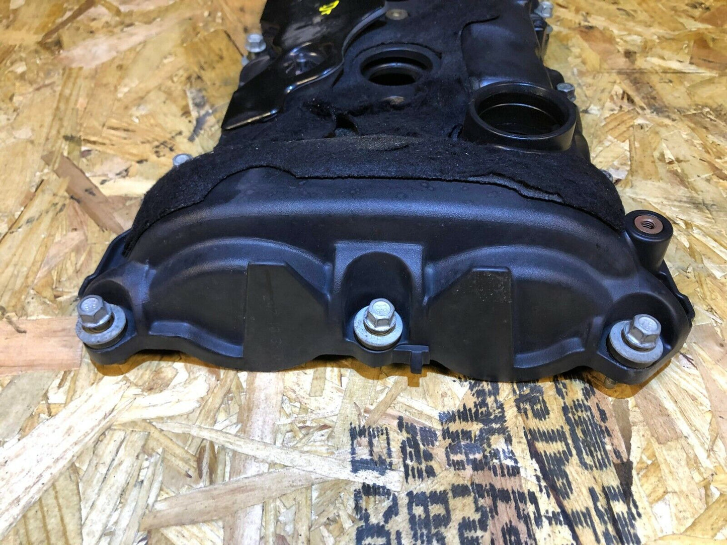13 14 15 GMC Acadia Valve Cover Left Driver Side OEM
