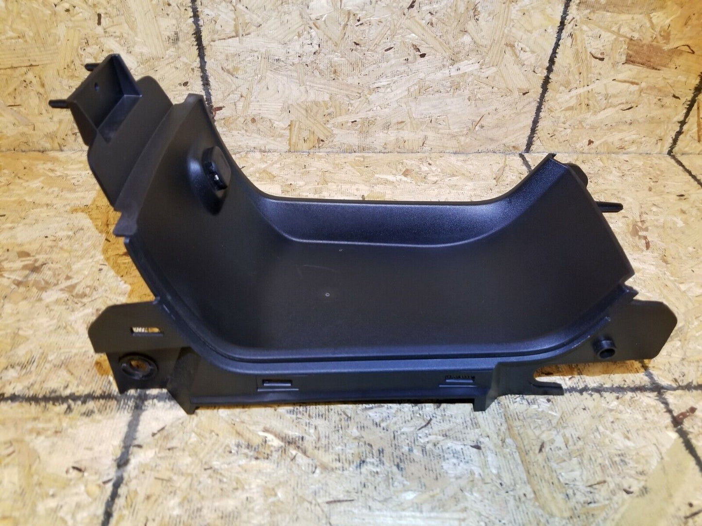 17 18 19 20 Cadillac Xt5 Center Console Storage Tray W/ Lighter OEM 34k