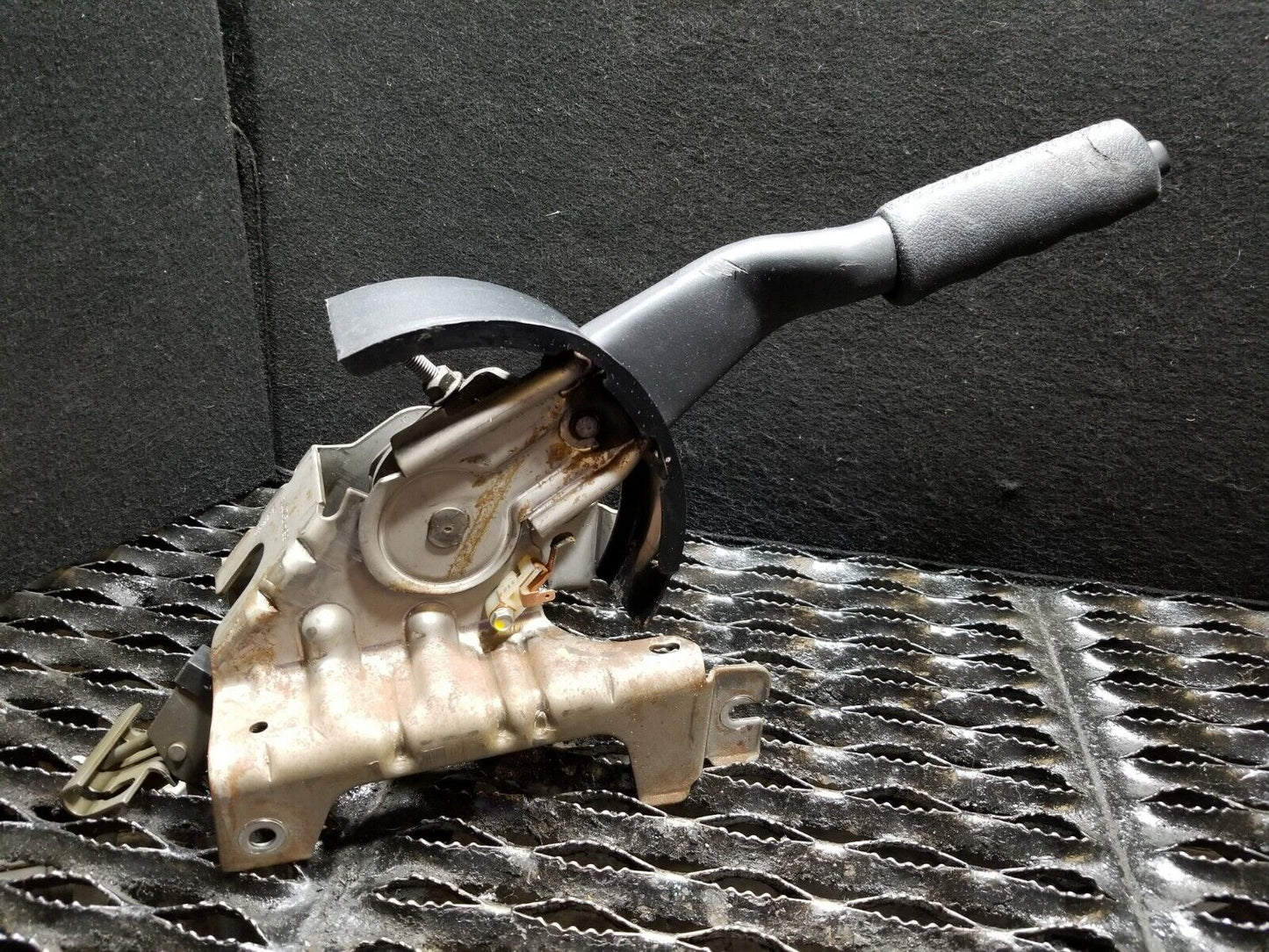 04 05 06 Chrysler Sebring Convertible Emergency Parking Brake Handle OEM